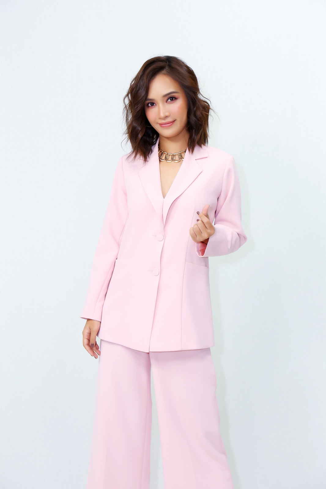 Ái Phương: Chân dài đi hát bị bố mẹ bạn trai phản đối đến thánh ế của showbiz Việt - Hình 9