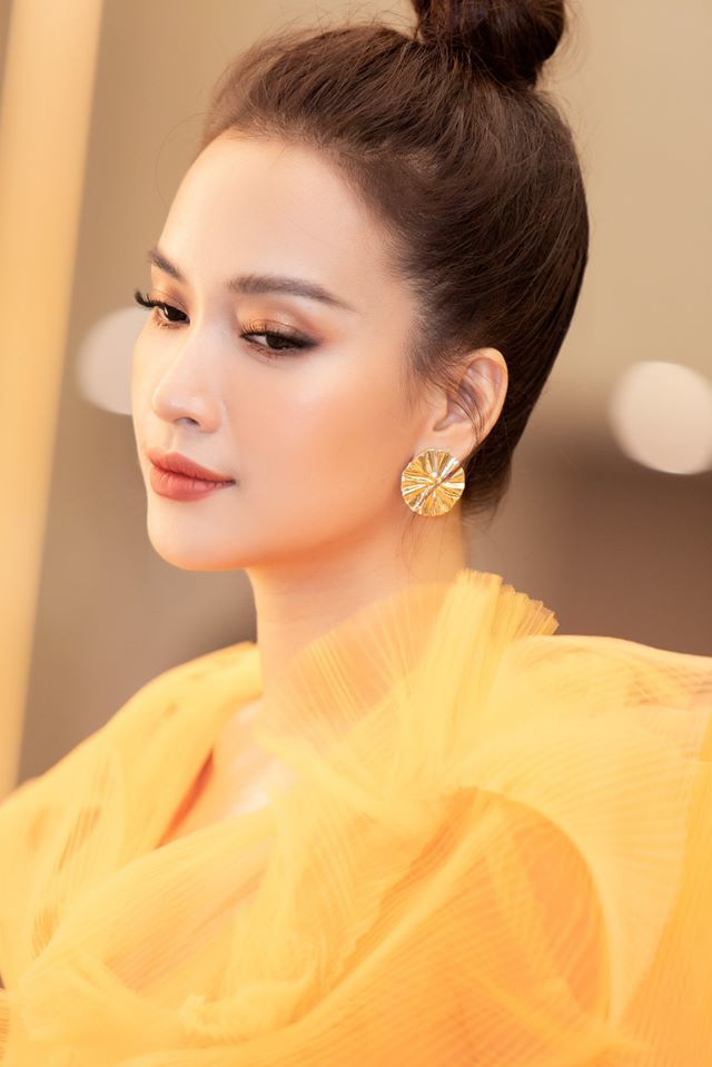 Ái Phương: Chân dài đi hát bị bố mẹ bạn trai phản đối đến thánh ế của showbiz Việt - Hình 6
