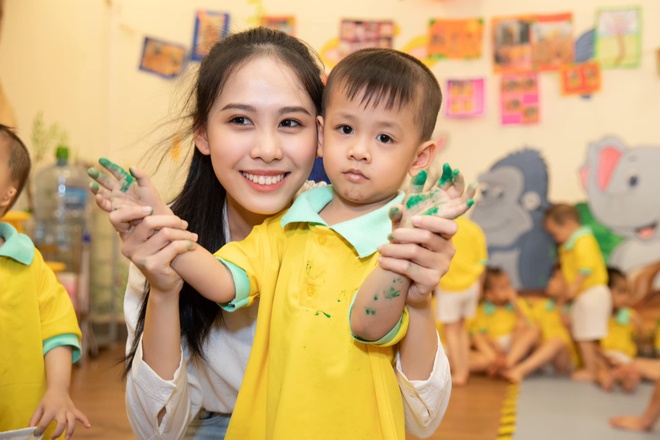 Á hậu 2 Ngọc Hằng ăn chay trường tới hết cuộc đời: Không ai có thể thay đổi quyết định của tôi - Hình 2