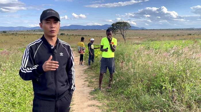 Đông PauLo Vlog: Thành lập team Châu Phi cùng Quang Linh và hành trình giúp đỡ bà con Angola - Hình 8
