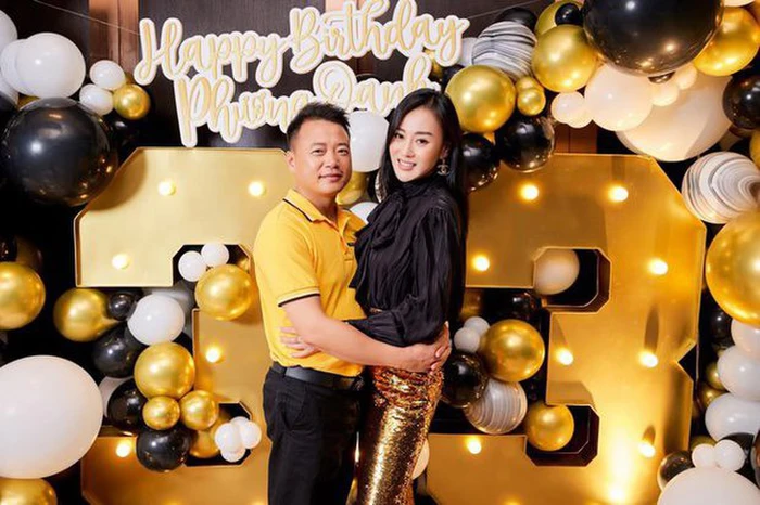 Shark Bình - Phương Oanh hâm nóng tình cảm bên trời Âu hậu tin đồn rạn nứt - Hình 3