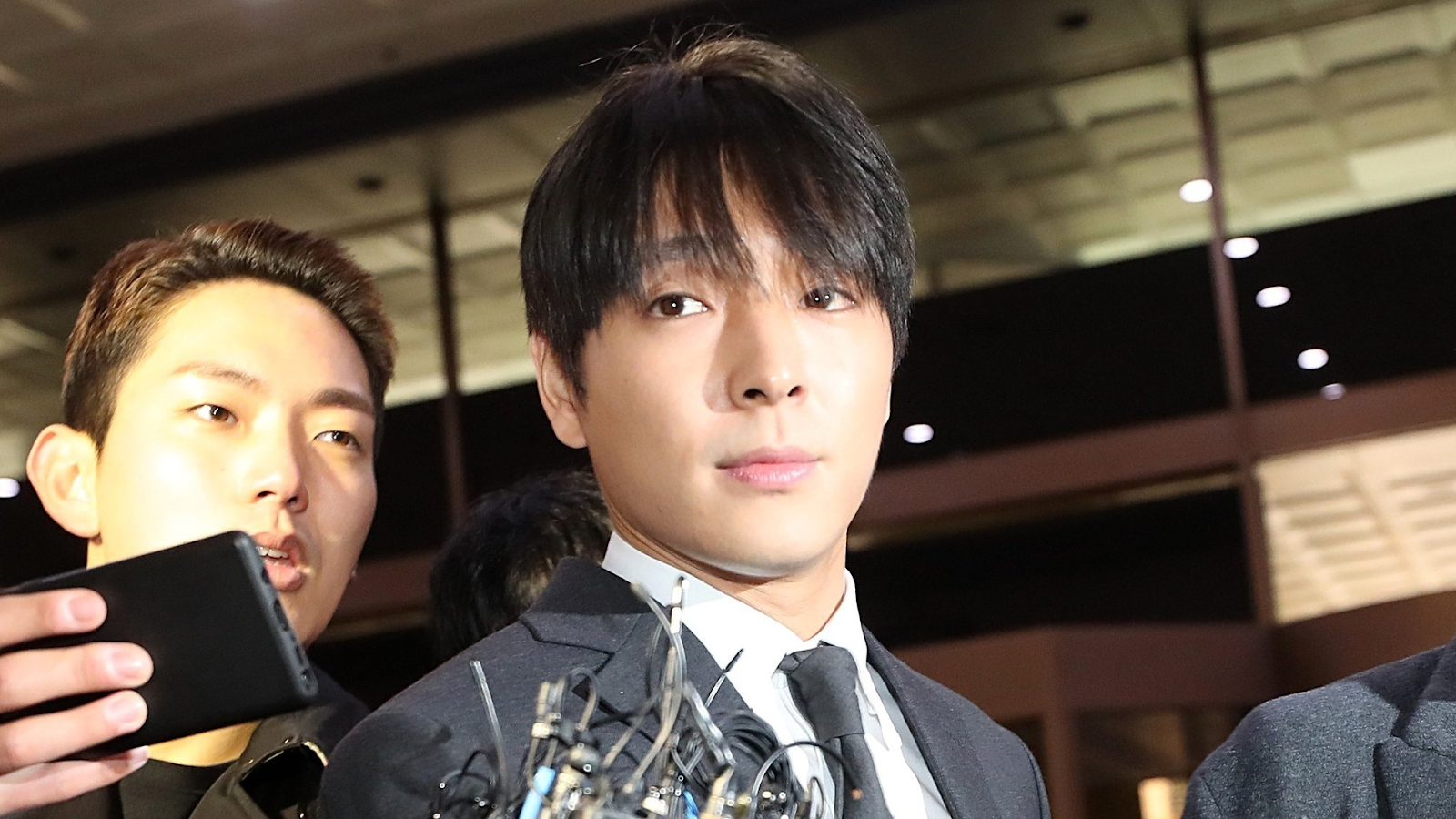 Choi Jong Hoon: Sụp đổ vì bê bối nhóm chat, sống chật vật, khổ sở sau khi mãn hạn tù - Hình 5