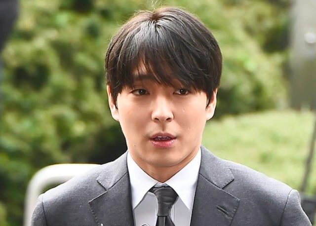 Choi Jong Hoon: Sụp đổ vì bê bối nhóm chat, sống chật vật, khổ sở sau khi mãn hạn tù - Hình 7