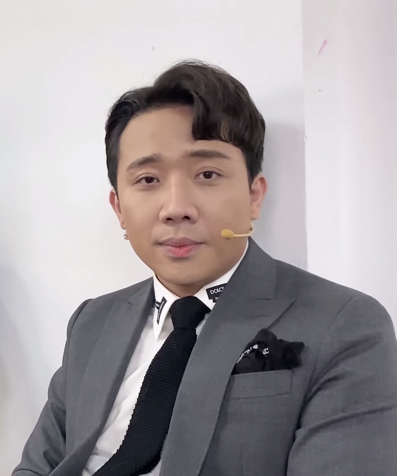 Hari Won gây lo lắng khi tiết lộ hình ảnh khuôn mặt bị cắm kim châm, Trấn Thành hành động gây sốt - Hình 7