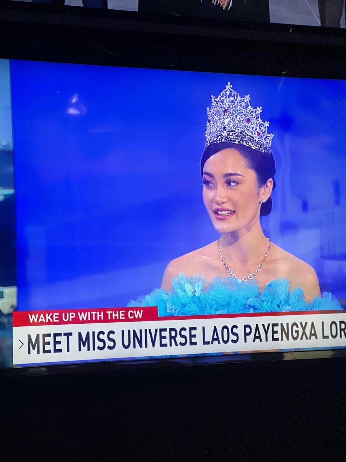 Miss Universe Lào được ưu ái đóng quảng cáo và lên truyền hình Mỹ, Cambodia training ở 3 nước - Hình 3