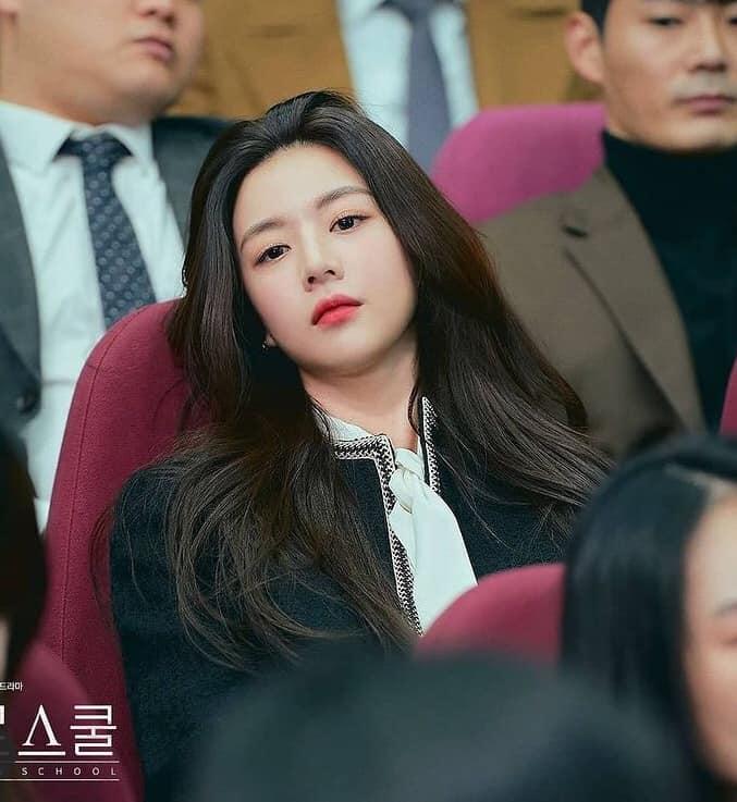 Go Yoon Jung - Nữ chính 'Hoàn hồn': Tự vẽ cấu trúc để PTTM, vịt hóa thiên nga, 'ăn đứt' Kim Tae Hee - Hình 4