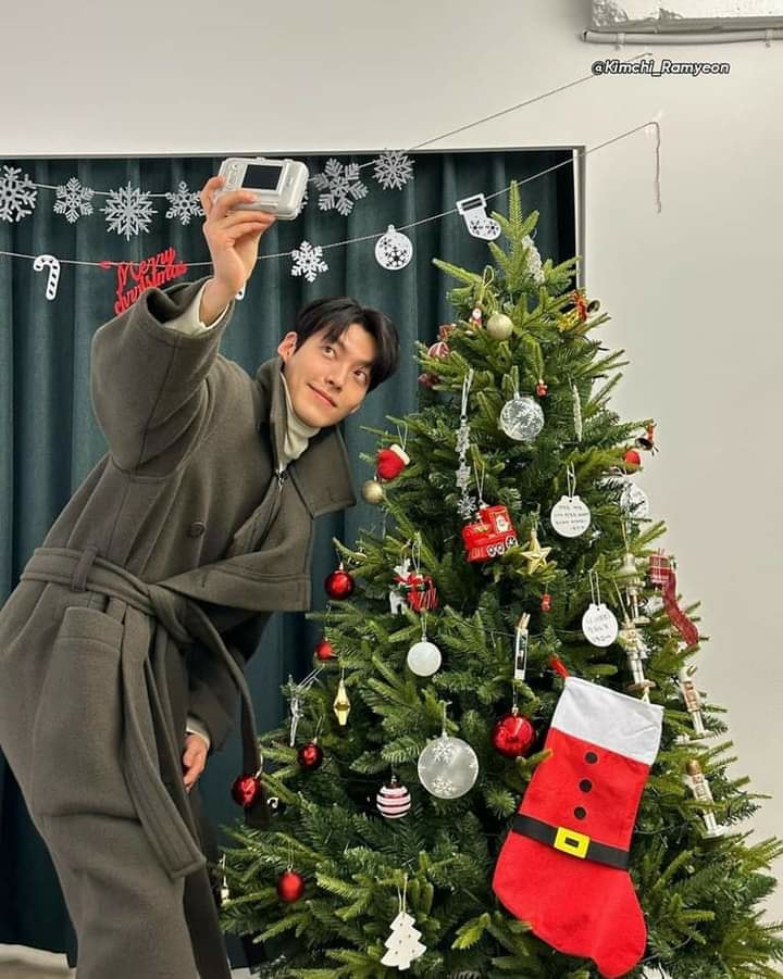 Shin Min Ah lộ bụng lùm xùm khó chối cãi chuyện mang thai, sắp có đám cưới thế kỷ với Kim Woo Bin - Hình 1