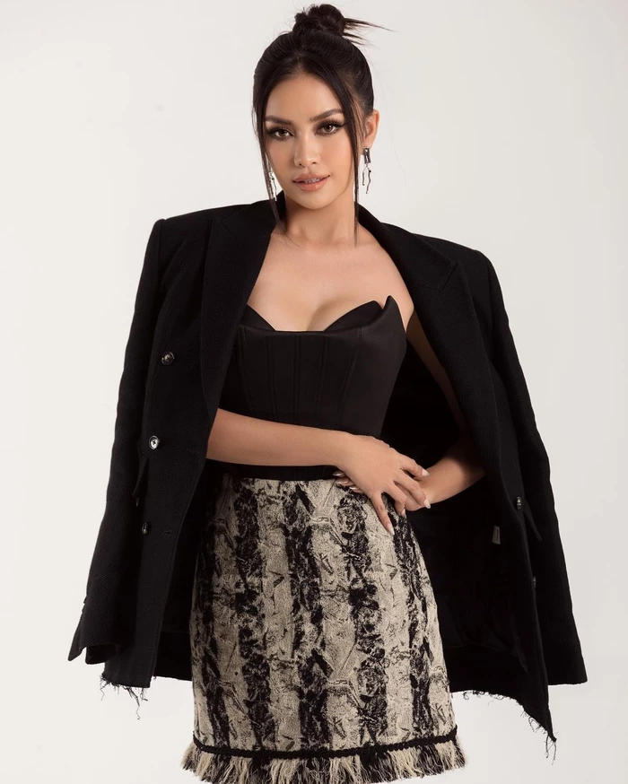 Ngọc Châu cực keo với outfit thứ 2 tại Mỹ, fan Thái cay cú liền tố đạo nhái? - Hình 1