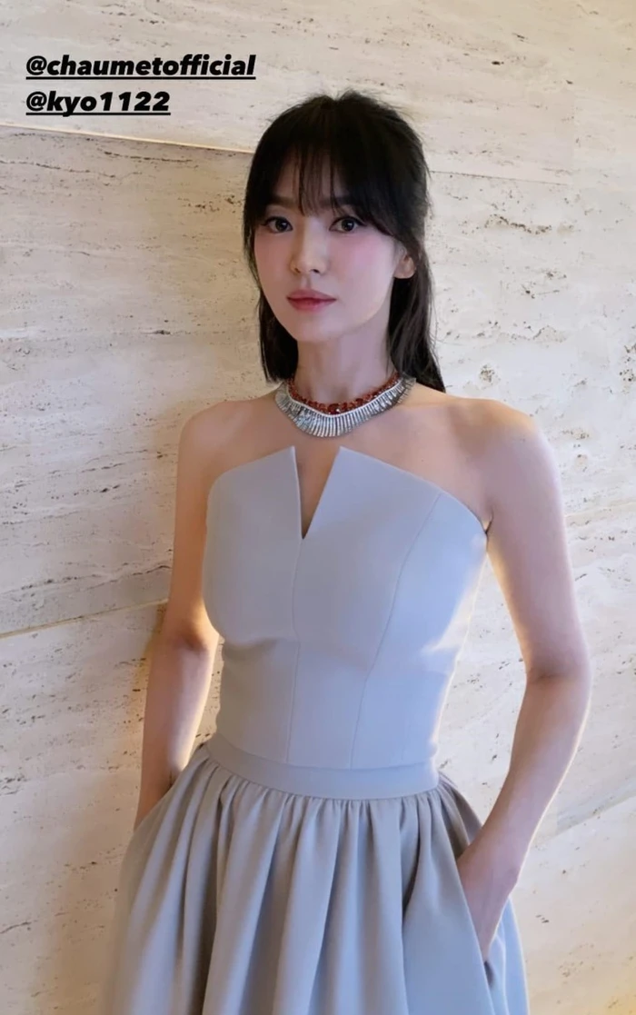 Song Hye Kyo gây sốc vì tụt dốc thảm hại khi có tuổi, Song Joong Ki thân mật người phụ nữ đặc biệt - Hình 4