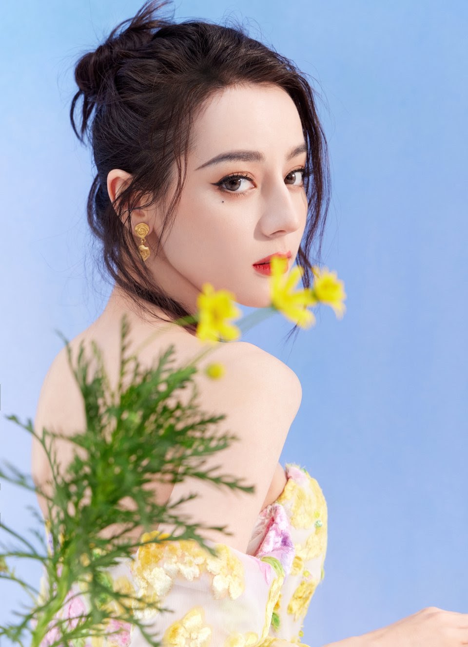Địch Lệ Nhiệt Ba, Cúc Tịnh Y và dàn mỹ nhân bị chê diễn dở tệ, yêu cầu giải nghệ ngay - Hình 2