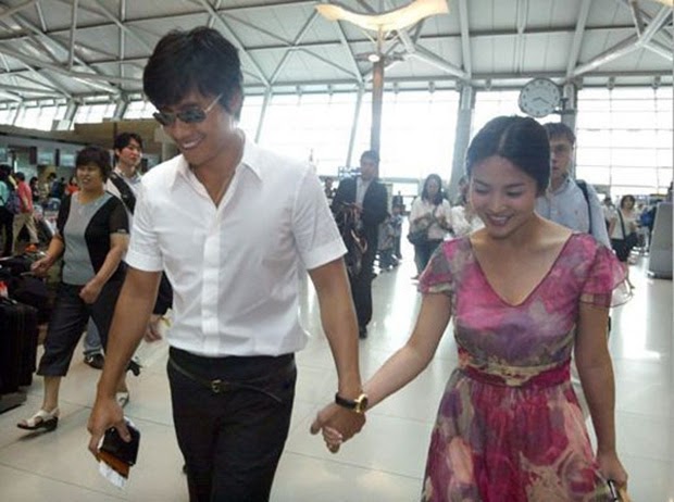 Song Hye Kyo xuống tóc, xuất hiện ma mị sau thông tin Hyun Bin lên xe hoa với Son Ye Jin - Hình 2