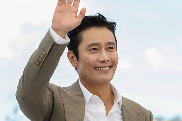 Lee Byung Hun dù cách ly vẫn chuẩn bị combo quà Valentine và sinh nhật cho bà xã Lee Min Jung - Hình 6
