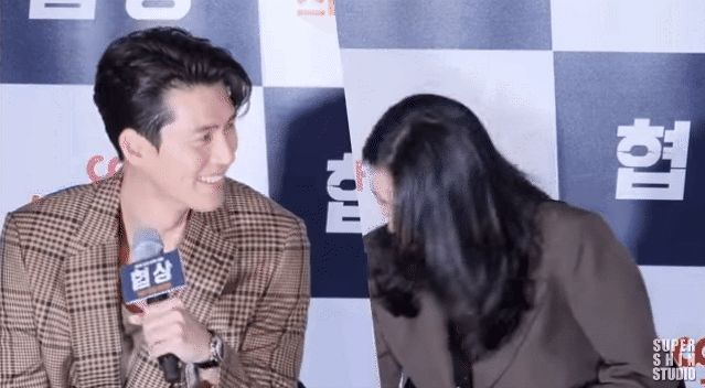 Hyun Bin - Son Ye Jin tưởng kín mà lộ quá: Đạo diễn suýt công bố hộ chuyện hẹn hò 4 năm trước, MC tiên tri tin cưới từ 2018 - Hình 7