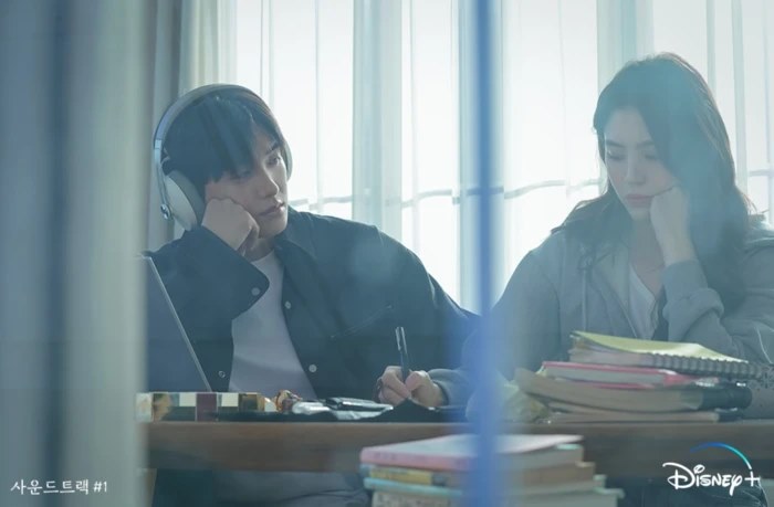 Han So Hee và hội bạn trai màn ảnh toàn cực phẩm: Song Kang không có cửa trước Park Seo Joon - Hình 5