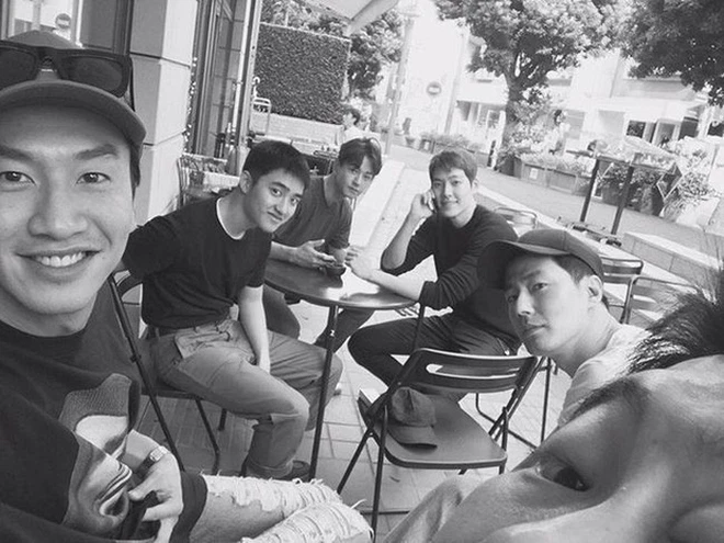 Kim Woo Bin lần đầu đi show hậu chữa trị ung thư, lên đồ bảnh bao nhưng lại bị hội bạn thân lừa? - Hình 2