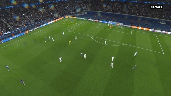 Mbappe ra yêu sách để ở lại PSG, đòi cả suất đá penalty của Messi - Hình 2