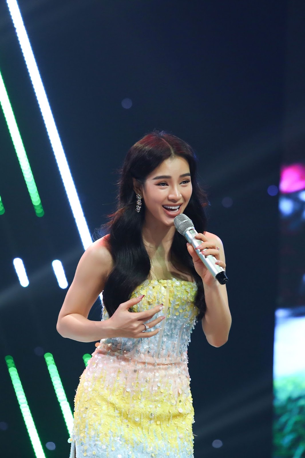 Phương Trinh Jolie kể về thời nổi loạn, trao trọn tình cảm cho phi công - Hình 2