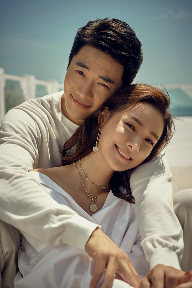 Vợ chồng Kwon Sang Woo U50 vẫn dính nhau như sam, ngọt ngào như thuở mới yêu - Hình 7