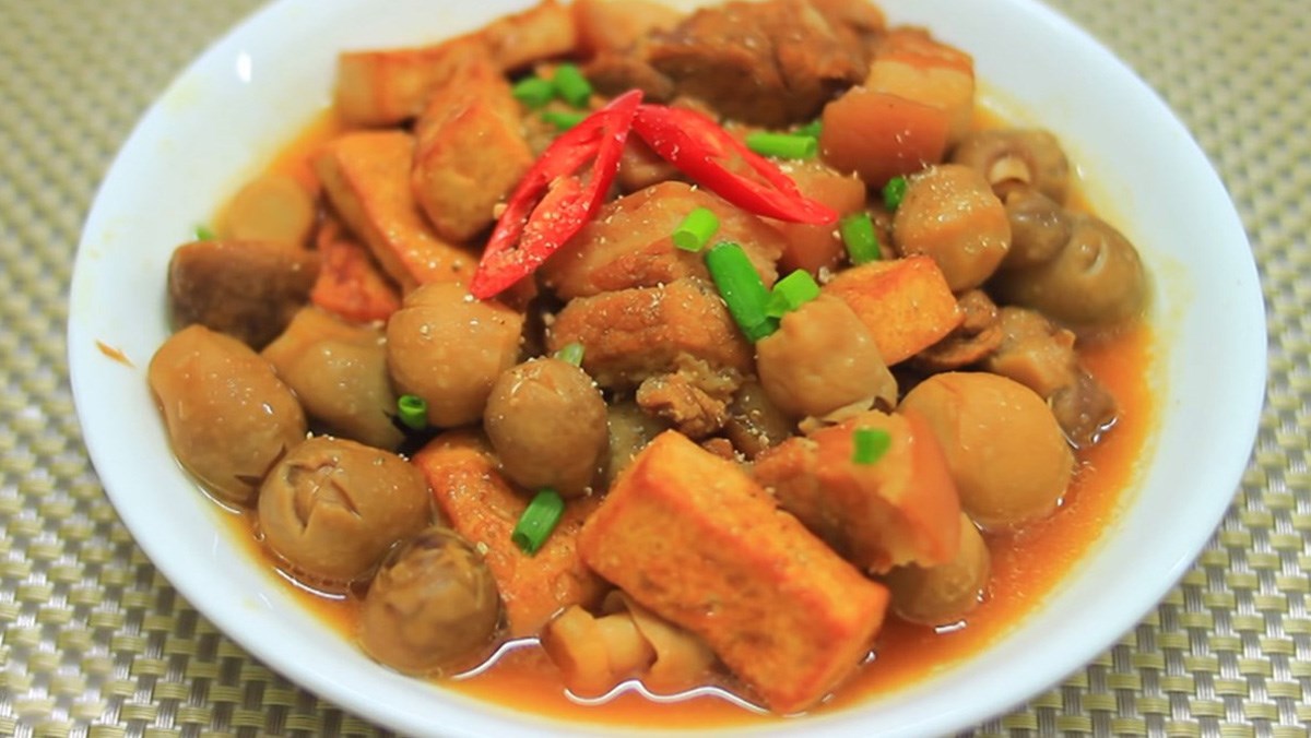 2 cách làm thịt kho nấm rơm thơm ngon mới lạ đậm đà cho bữa cơm - Hình 14