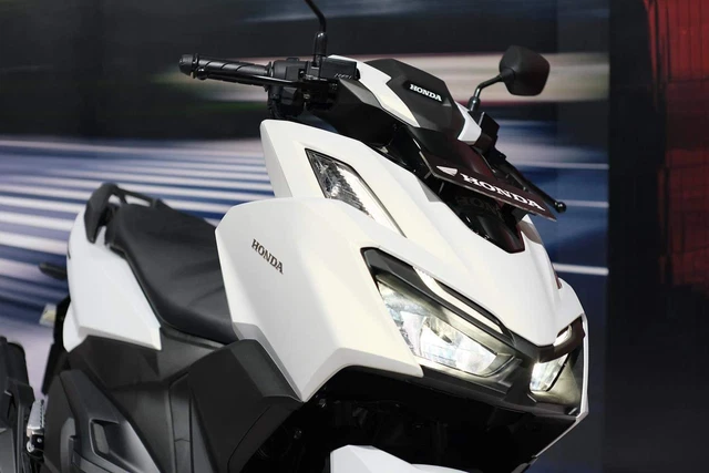 Ảnh thực tế Honda Vario 2022 vừa ra mắt: Làm khó Yamaha NVX, nhiều nâng cấp, sớm được đại lý tư nhân đưa về Việt Nam - Hình 4