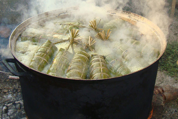 Bánh tét mùng 3, bánh ít lăn dẻo thơm - Hình 2