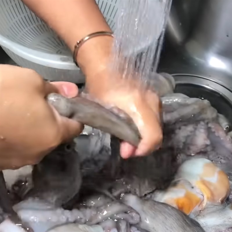 Cách làm bạch tuộc khìa nước dừa dai ngọt đậm đà lạ miệng - Hình 2