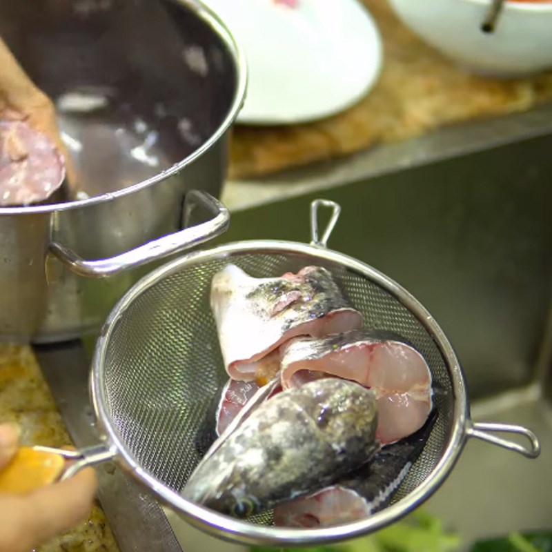 Cách làm cá kho su hào mới lạ ngon miệng đơn giản cho bữa cơm - Hình 3