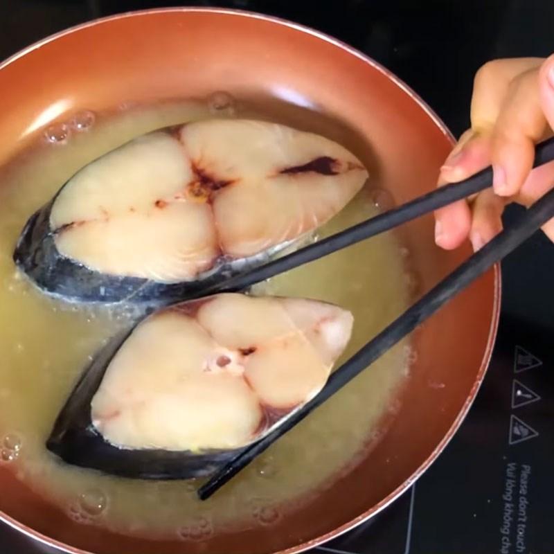 Cách làm cá thu kho tiêu thơm ngon, đậm đà, đưa cơm dễ làm tại nhà - Hình 7