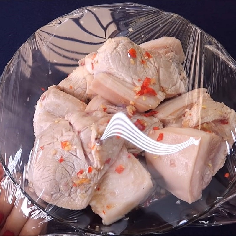 Cách làm thịt kho trứng muối lạ miệng thơm ngon bùi béo hấp dẫn - Hình 7