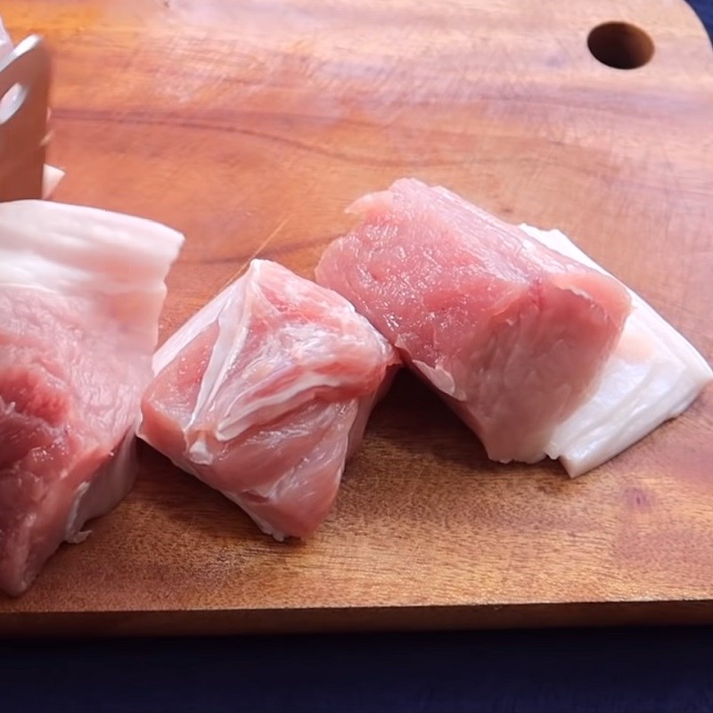 Cách làm thịt kho trứng muối lạ miệng thơm ngon bùi béo hấp dẫn - Hình 3