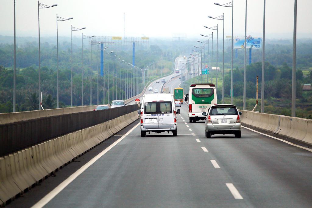 Kiến thức cơ bản giúp 'tài mới' lái xe an toàn trên đường cao tốc - Hình 2
