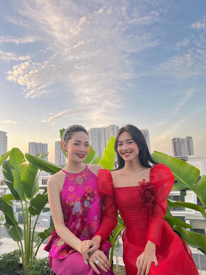 Mùng 2 Tết của dàn sao Vbiz: Chị em Khả Ngân - Thanh Hằng lên đồ xuống phố, gia đình Đông Nhi - Ông Cao Thắng gây sốt - Hình 10