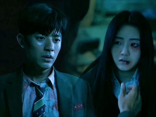 Ngã ngửa 4 điểm khác biệt của All Of Us Are Dead với webtoon: Kết cục lại thêm đại dịch mới, sốc xỉu với tình hình một cặp gà bông! - Hình 6