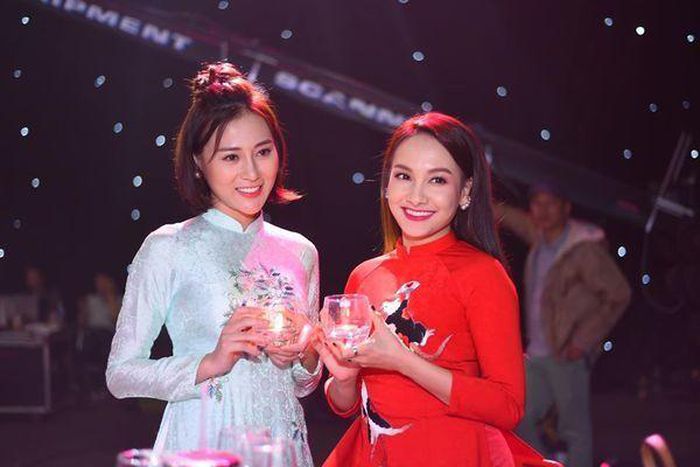 Phương Oanh, Bảo Thanh cùng dàn diễn viên VTV hát nhạc xuân cực hot - Hình 1