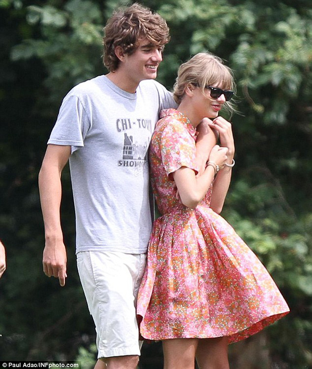 Taylor Swift và 14 đời bạn trai: Hốt toàn sao hạng A, bị bóc phốt và kết đẹp như mơ bên Joe Alwyn - Hình 12