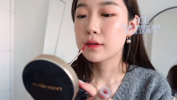 Beauty blogger Hàn review siêu chi tiết 12 cây son MLBB giá nào cũng có, dùng đi học lại hợp lý quá đi chứ - Hình 6