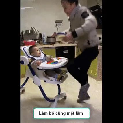 Trông con kiểu này bảo sao các bố thà đi làm còn hơn ở nhà: Làm bố cũng mệt lắm chứ có nhàn nhã gì đâu - Hình 1