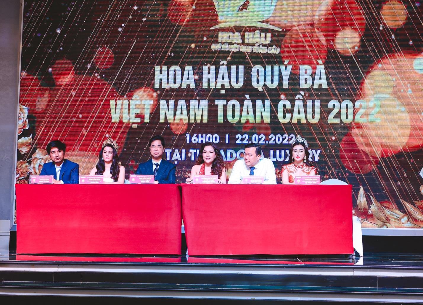 Chiếc vương miện danh giá đang chờ đợi Tân Hoa hậu Quý bà Việt Nam Toàn cầu 2022 - Hình 3