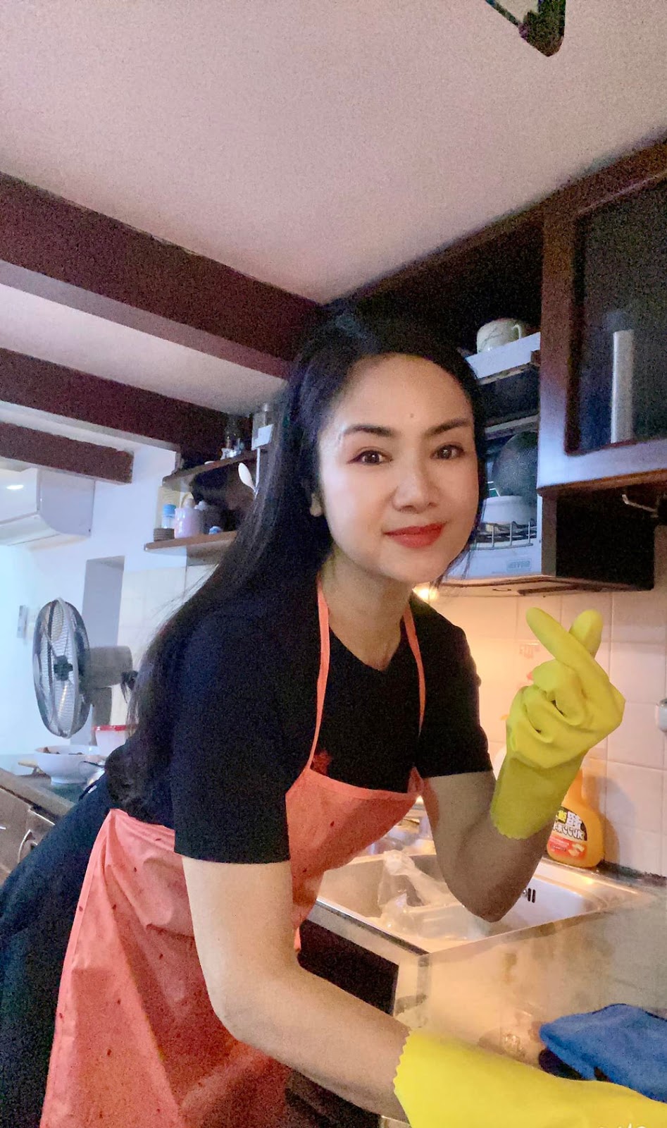 NSND Thu Hà ở tuổi U60: Đẹp nuột nà, sống bình lặng, vô tư nhưng hạnh phúc, viên mãn - Hình 4