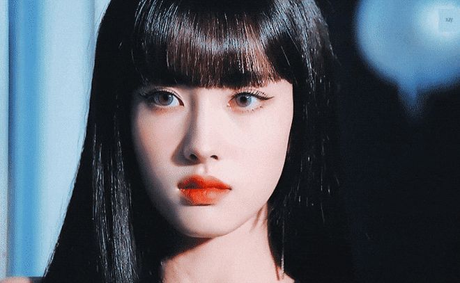 Truyền nhân tóc của Lisa gây bão chỉ nhờ... vén mái: Ứng cử viên mới cho ngôi vị nữ thần Kpop mới đây rồi! - Hình 7