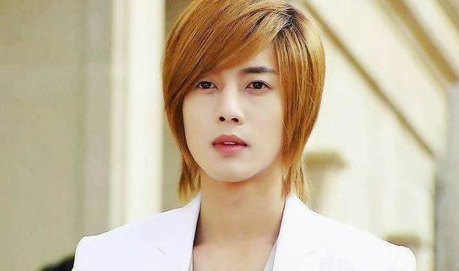 Kim Hyun Joong kết hôn sau 8 năm dính bê bối bạo hành bạn gái, danh tính cô dâu khiến MXH dậy sóng - Hình 1