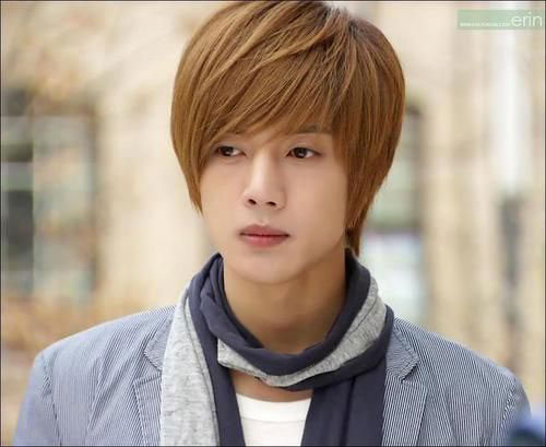 Kim Hyun Joong kết hôn sau 8 năm dính bê bối bạo hành bạn gái, danh tính cô dâu khiến MXH dậy sóng - Hình 2