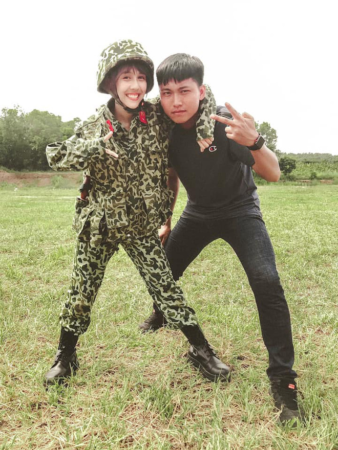Mũi trưởng Long công khai hình gái lạ, netizen rần rần: Hậu Hoàng thì sao? - Hình 5