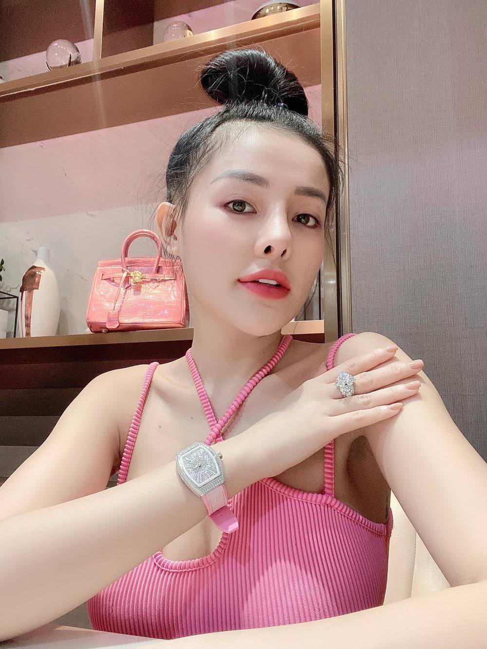 Ngân 98 và những phát ngôn khó ngấm, còn khịa cả Ngọc Trinh - Hình 7