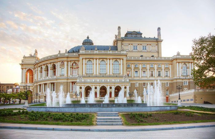 Top 10 điểm đến tuyệt đẹp ở Ukraine từng khiến du khách mê mẩn - Hình 3