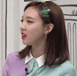 Dàn idol góc nghiêng hóa góc chết: Jennie - Yerin bị 1 bộ phận lấp khuôn hàm, Nayeon xinh xỉu cũng lộ cả tá nọng chỉ với 1 cái quay đầu - Hình 11