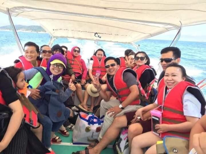 Căng: HDV Tour Hội An bênh vực lái tàu, đáp trả tin đồn không mặc áo phao khiến hành khách tử vong - Hình 2