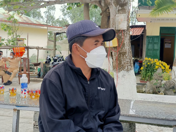 Căng: HDV Tour Hội An bênh vực lái tàu, đáp trả tin đồn không mặc áo phao khiến hành khách tử vong - Hình 1