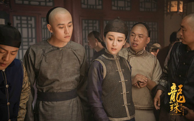 Dương Mịch và những màn giả trai 'đi vào lòng đất' của dàn mỹ nhân Cbiz - Hình 10