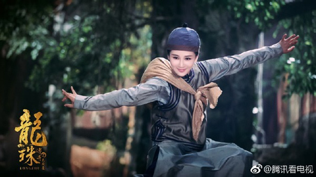Dương Mịch và những màn giả trai 'đi vào lòng đất' của dàn mỹ nhân Cbiz - Hình 11
